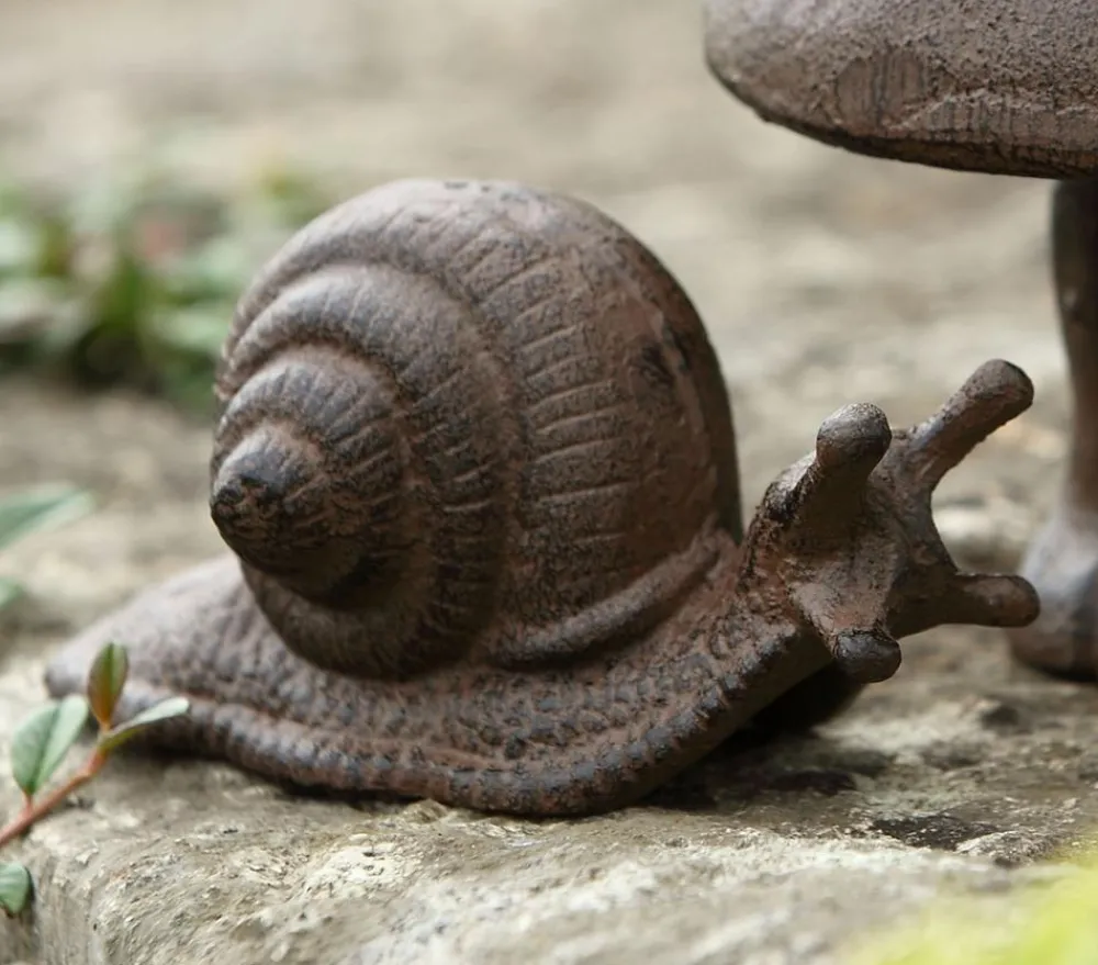 Dehner Gartenzwerge & Gartenfiguren - Gusseiserne Schnecke, 15 x 6,5 x 7 cm Braun