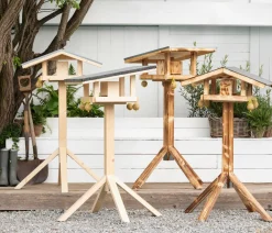 Dehner Natura Premium Futterhaus Karwendel, , inkl. Ständer Alpstein, ca. B84,3/H127,2/T84,3 cm Best