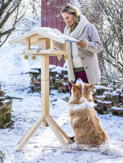 Dehner Natura Premium Futterhaus Karwendel, , inkl. Ständer Alpstein, ca. B84,3/H127,2/T84,3 cm Best
