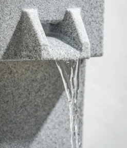 Dehner Gartenbrunnen - Polyethylen-Gartenbrunnen Gradino, solarfähig, ca. H80,5 cm