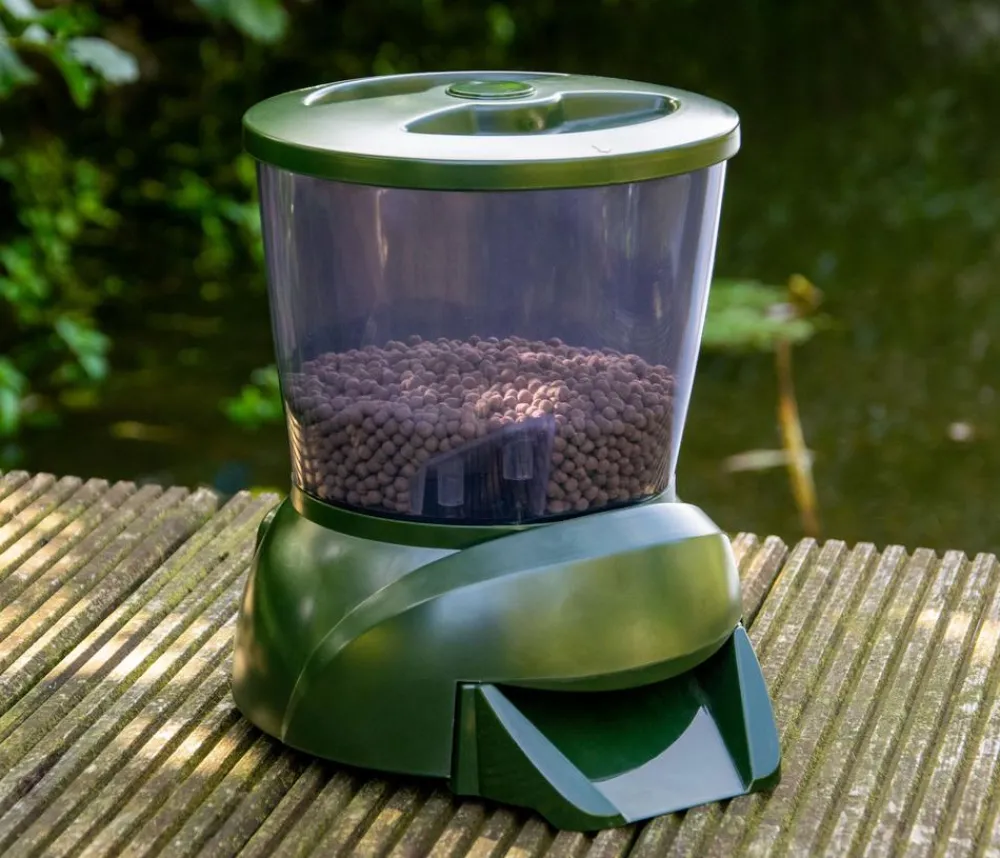 dobar® petlife Mehr Pflege & Technik - Teichfischfutterautomat, ca. B22,5/H26,5/T22 cm Dunkelgrün