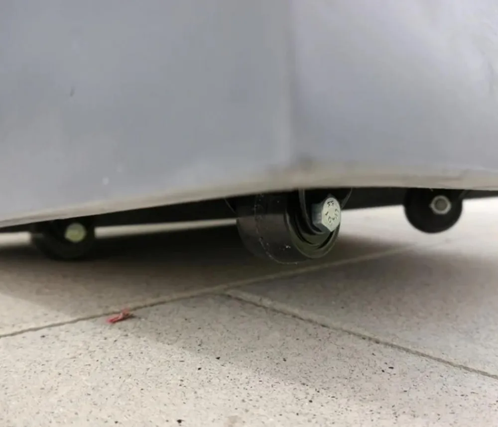 eastwest Fiberglas-Pflanzkübel mit Pflanzenroller, rechteckig Anthrazit Sale