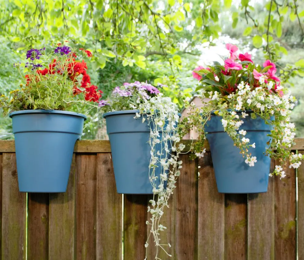 KHW Kunststoff-Geländertopf Flowerclip, rund, ca. Ø27/H27 cm, 3er-Set Blau
