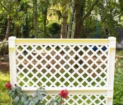 KHW Pflanzkübel & Blumenkästen - Kunststoff-Pflanz mit Spalier, ca. B100/H140/T43 cm Weiß