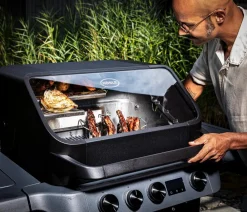 Rösle Gasgrills - Gasgrill Blazeflame Master 3 50 mbar, ca. B141/H123/T69 cm Schwarz