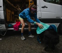 RUFFWEAR® Hunde-Handtuchmantel Dirtbag™ Aurora Teal Türkis Clearance