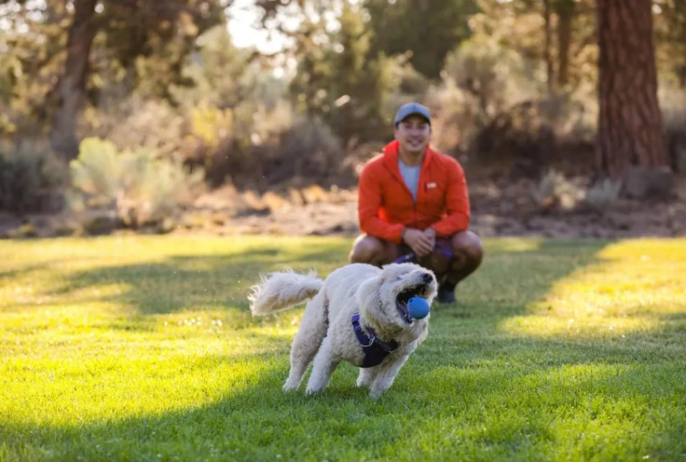 RUFFWEAR® Hundespielzeug TURNUP™, ca. Ø6/H8 cm Lavendel Hot