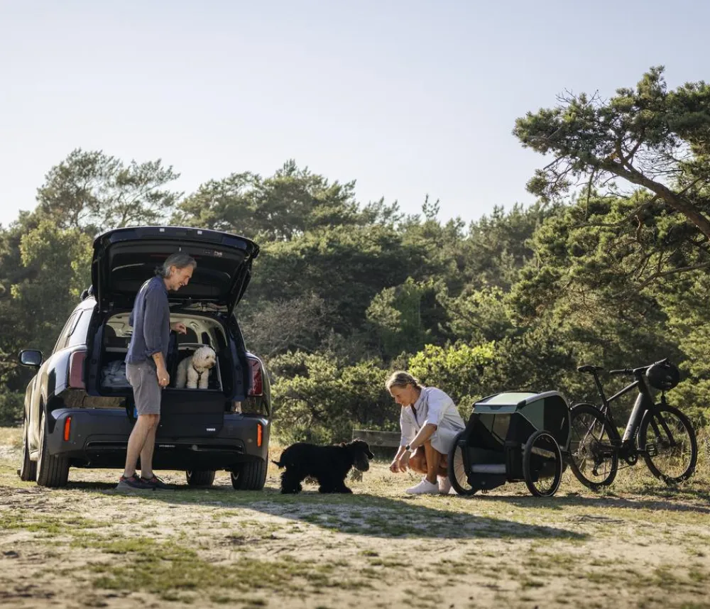 THULE® Allax threshold compatible S Hundetransportbox für Fahrzeuge mit Ladekante, ca. B58/H55/T72-80 cm